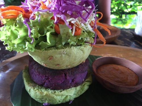 OM Burger No.432, Jl. Labuansait, Pecatu, Kuta Sel., Kabupaten Badung, Bali 80361, Indonesia