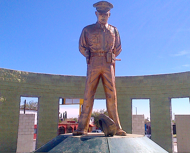  Monument to Fallen Police, Juárez. 