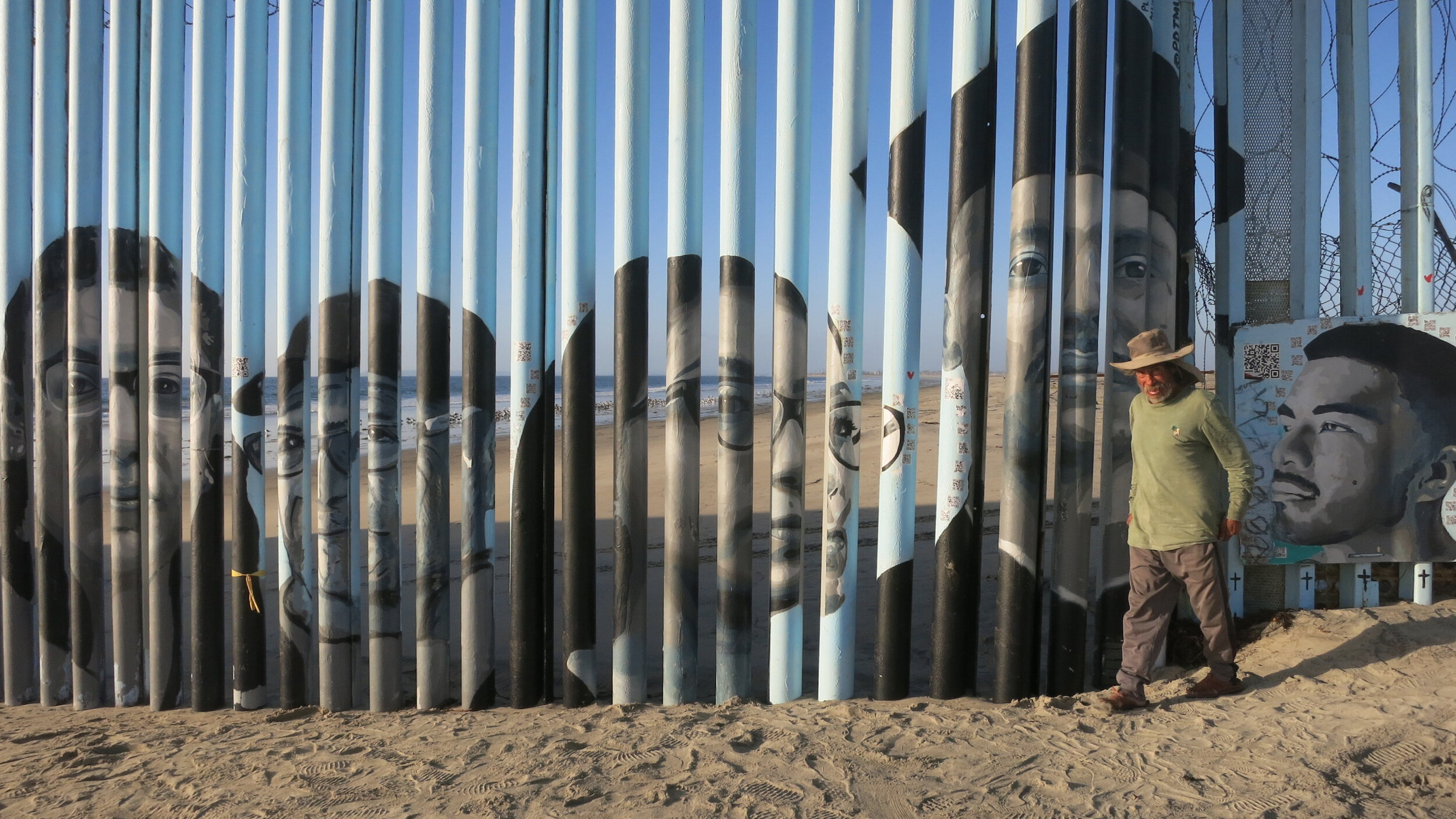 The Great Wall of Tijuana 02 .jpg