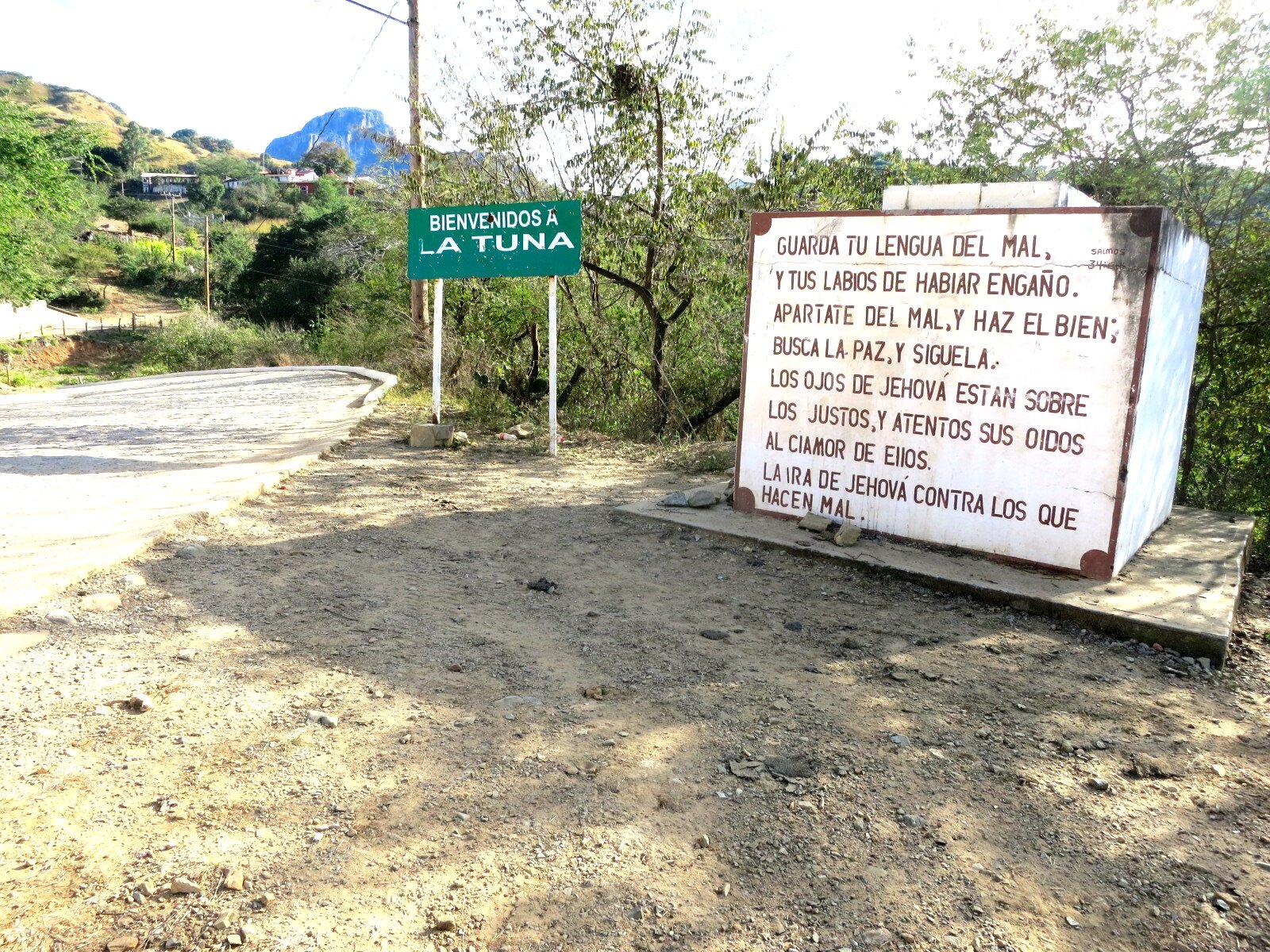 EL CHAPO'S HOMETOWN  | ¿De dónde es el Chapo Guzmán? | On the sign, Psalm 34:13:16.