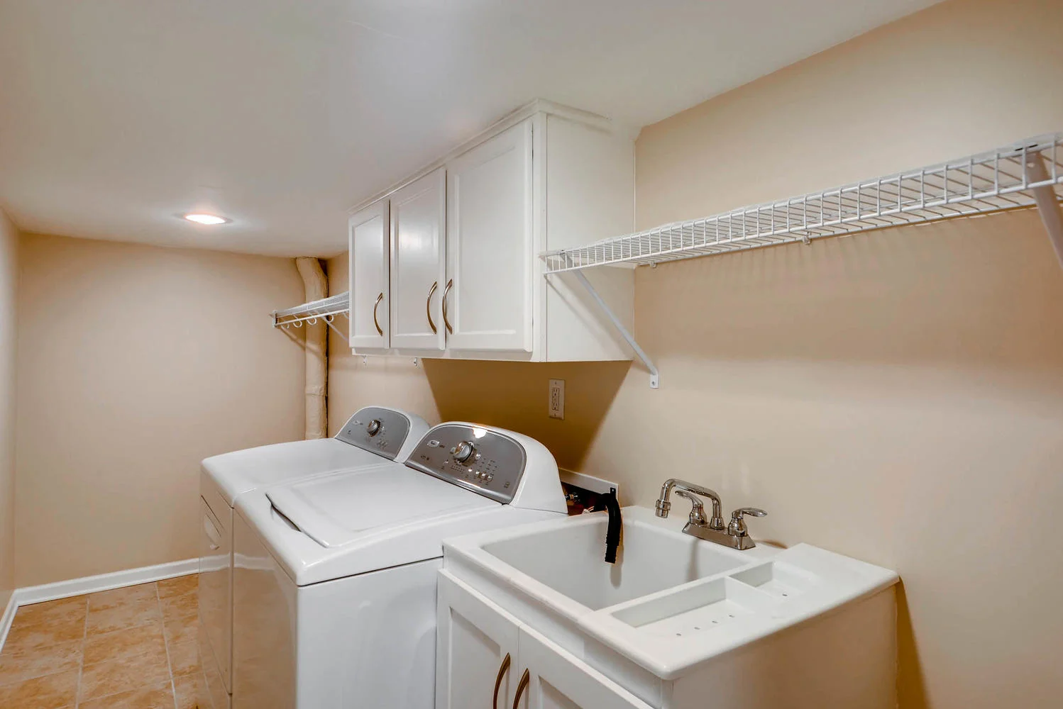 4630 7th St NE Minneapolis MN-large-023-13-Lower Level Laundry Room-1498x1000-72dpi.jpg