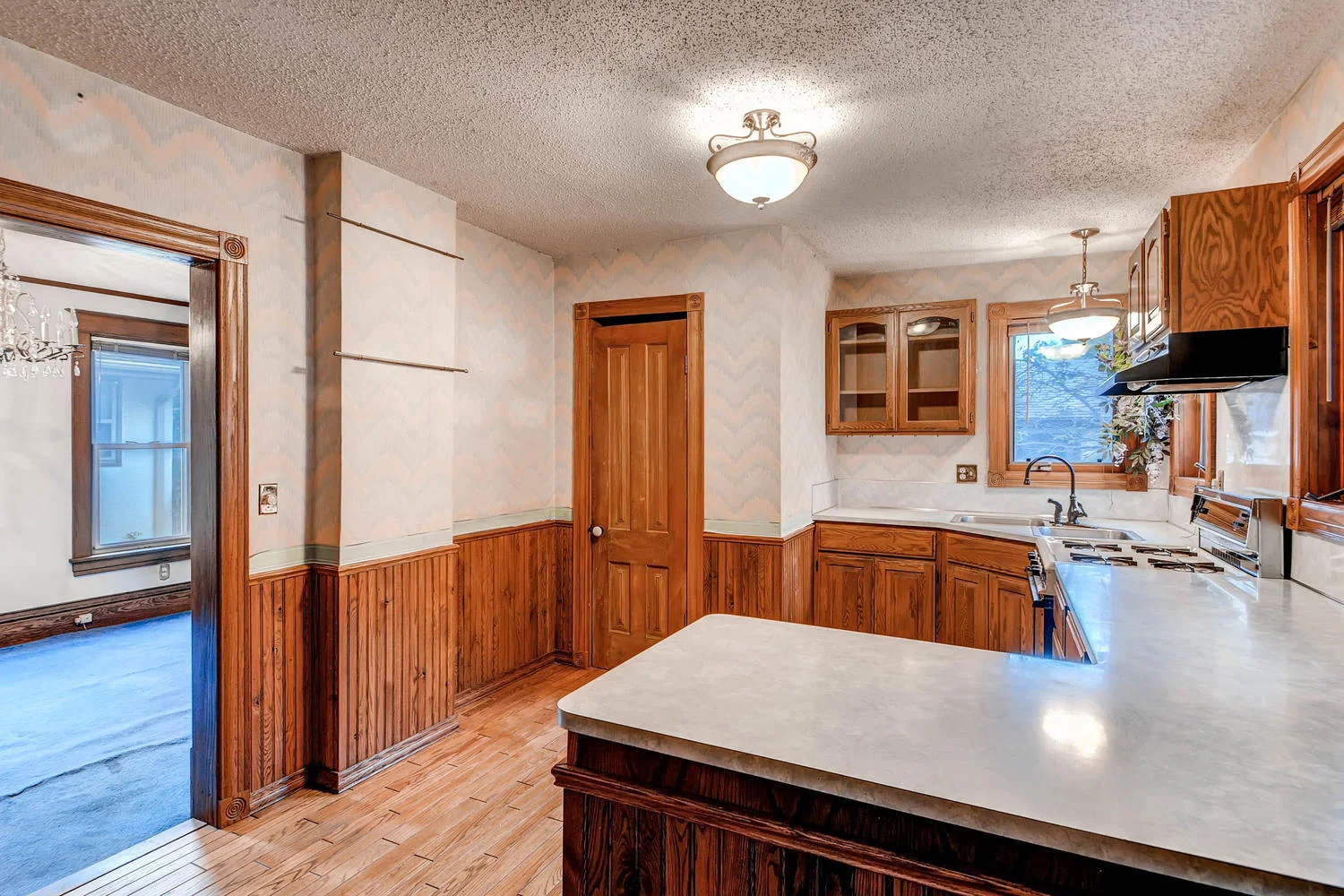 630 5th St NE Minneapolis MN-large-013-2-Kitchen-1500x1000-72dpi.jpg