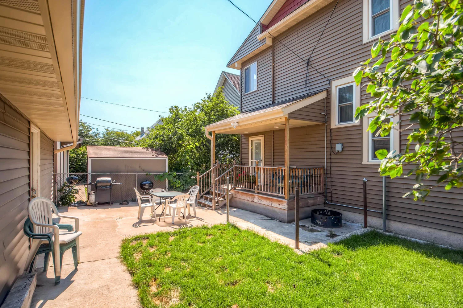 1121 Washington St NE-large-028-23-Back Yard-1500x1000-72dpi.jpg
