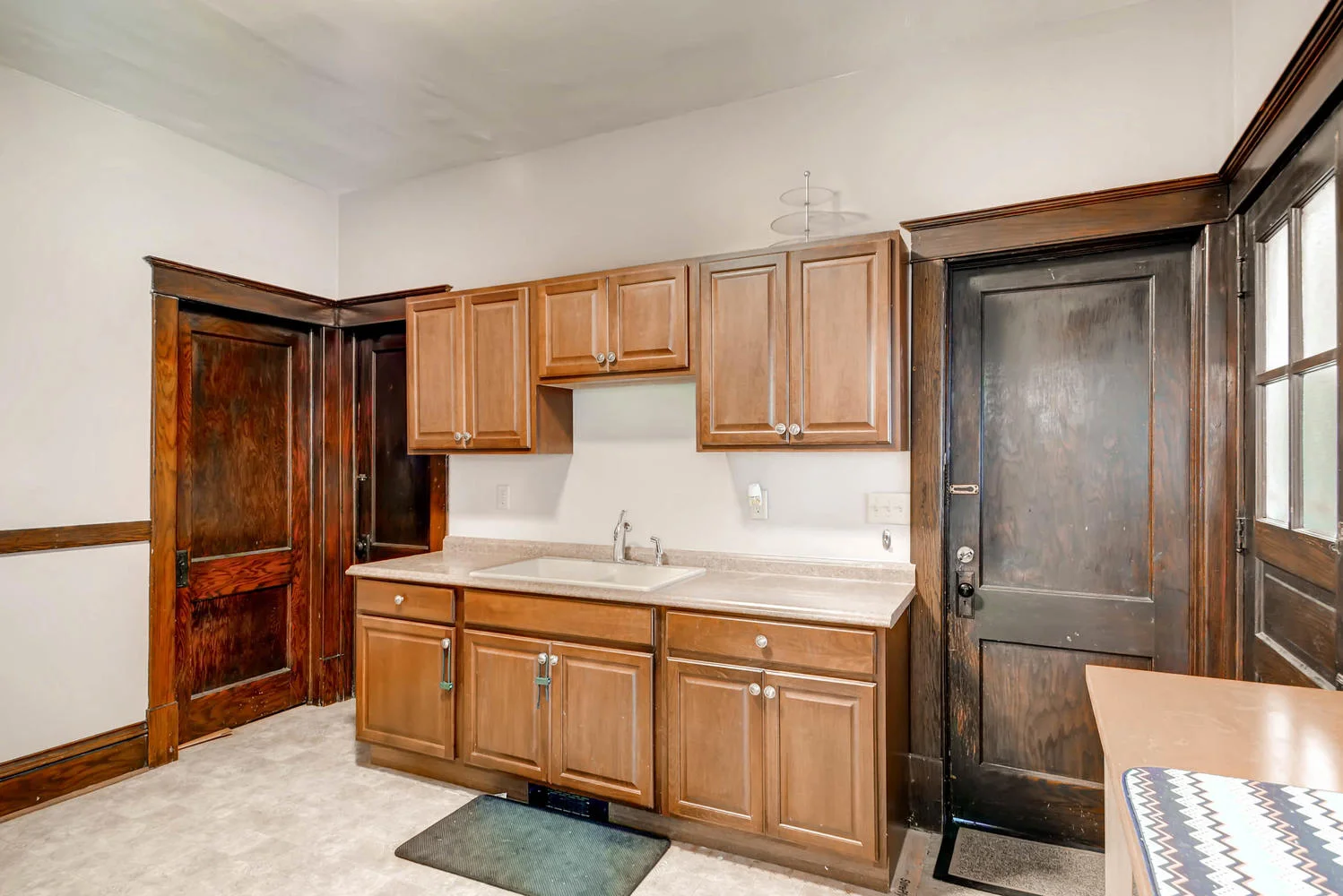 1121 Washington St NE-large-009-5-Kitchen-1499x1000-72dpi.jpg