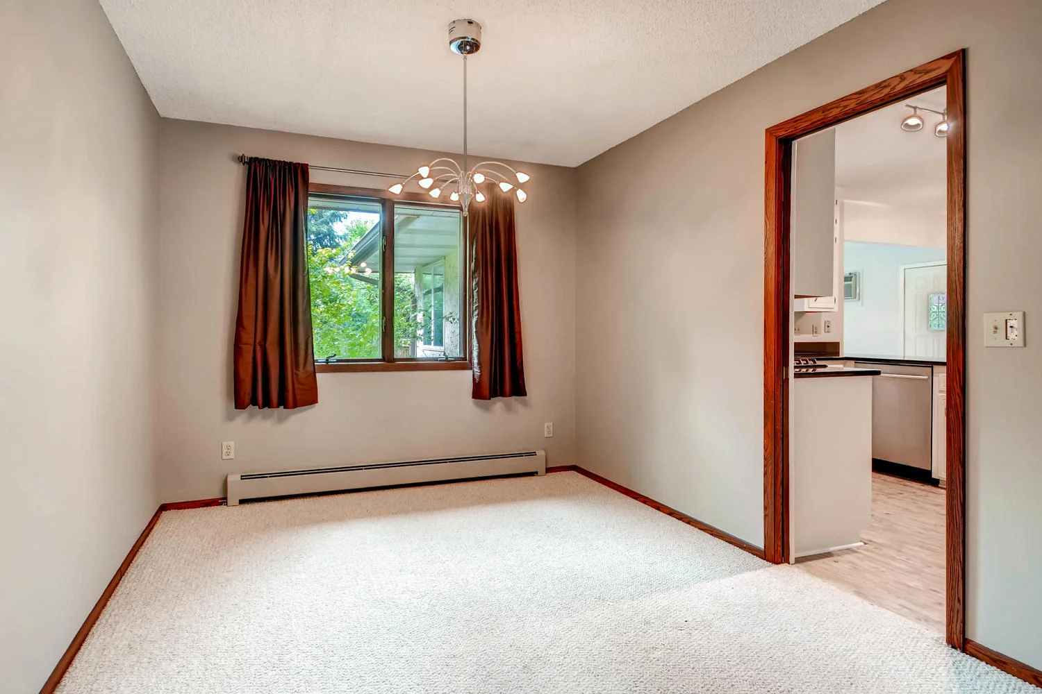 610 Main St NE Minneapolis MN-large-006-10-Dining Room-1500x1000-72dpi.jpg