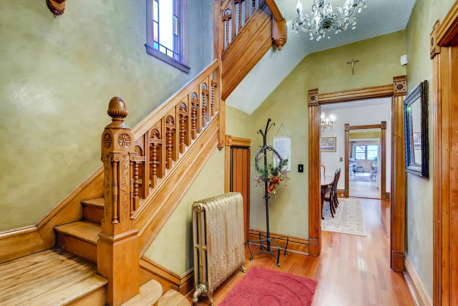2327 Polk St NE Minneapolis MN-large-004-2-Foyer-1499x1000-72dpi.jpg