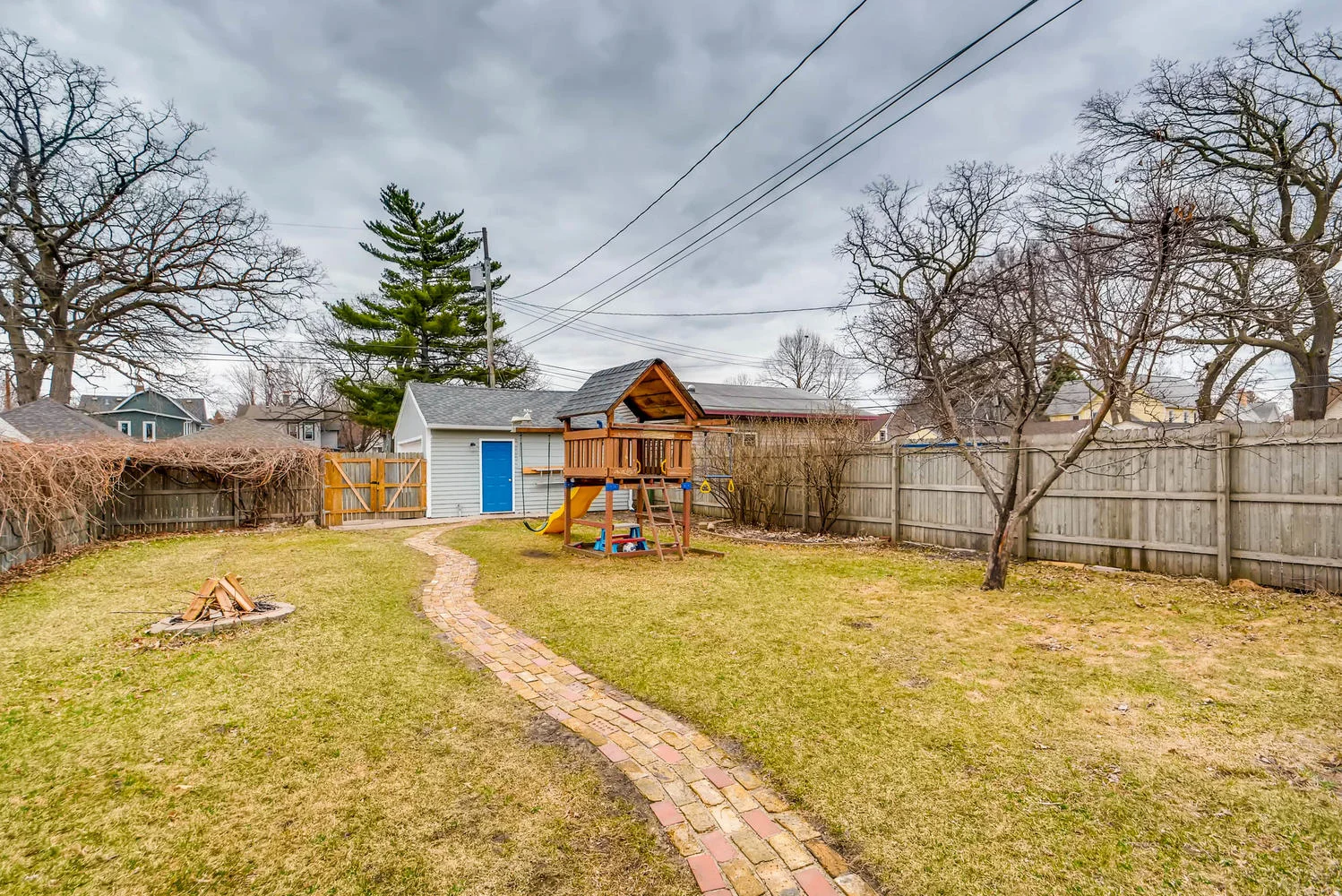 2327 Polk St NE Minneapolis MN-large-027-23-Back Yard-1499x1000-72dpi.jpg