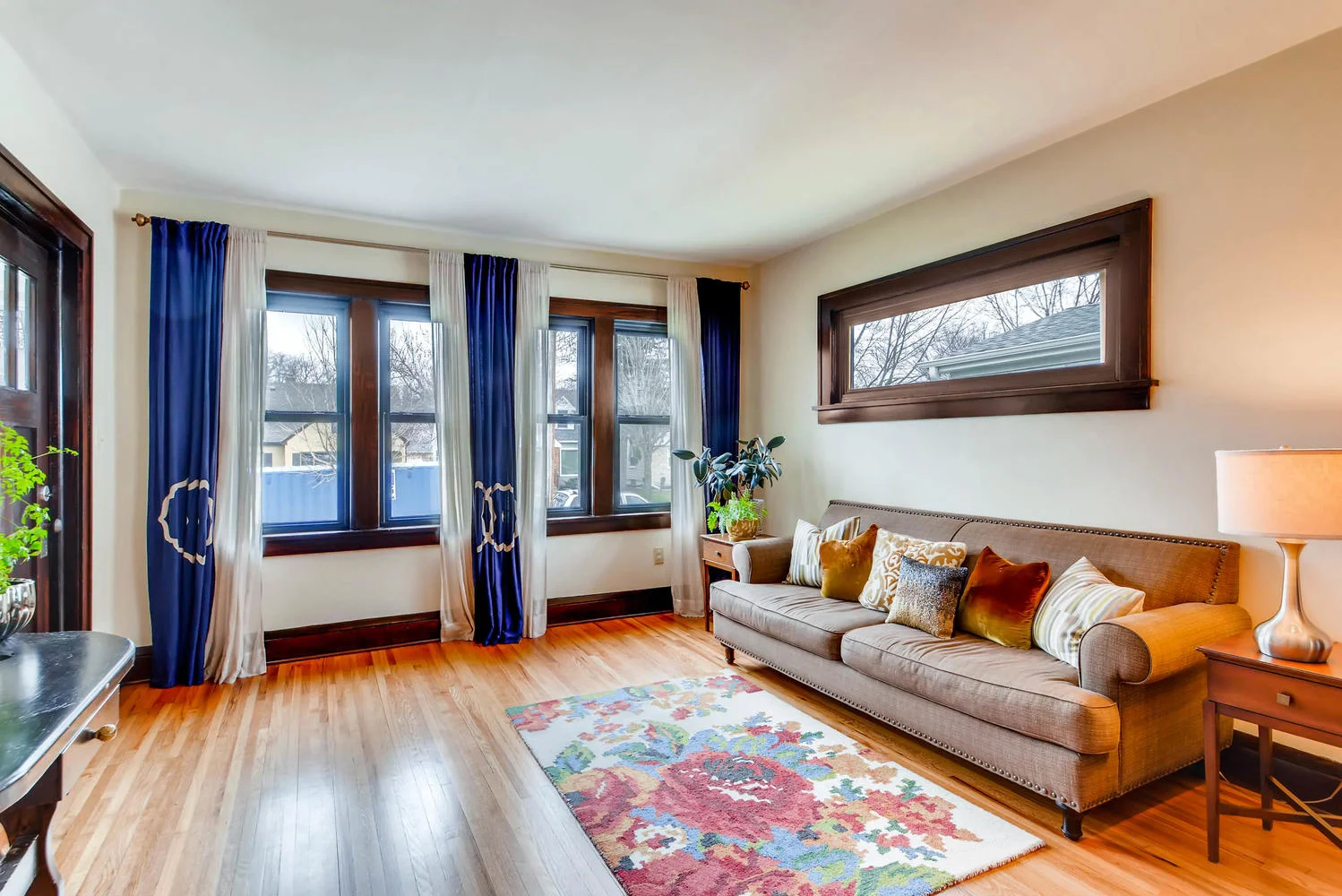 2622 Cleveland St NE-large-006-30-Living Room-1499x1000-72dpi.jpg