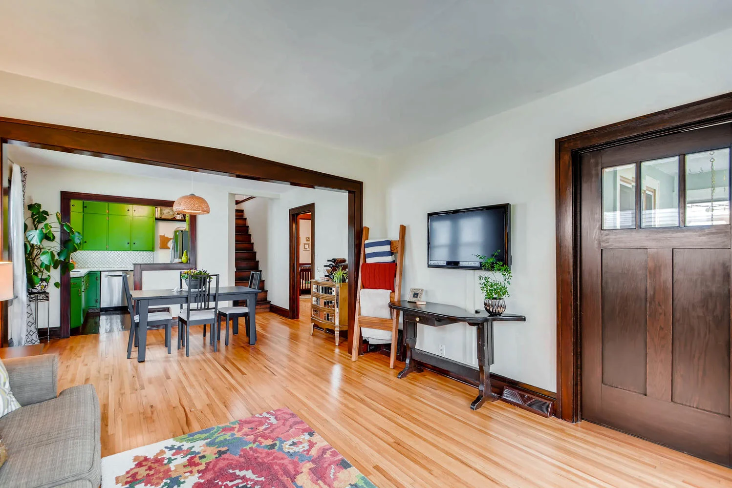 2622 Cleveland St NE-large-009-29-Living Room-1499x1000-72dpi.jpg