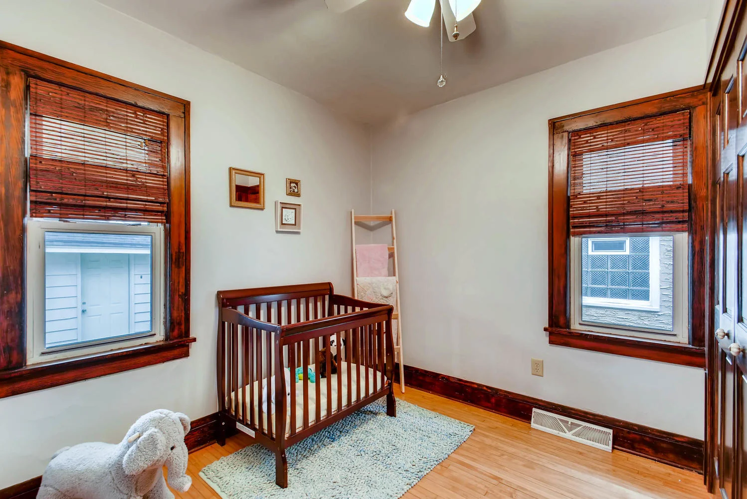 2622 Cleveland St NE-large-018-20-Bedroom-1499x1000-72dpi.jpg