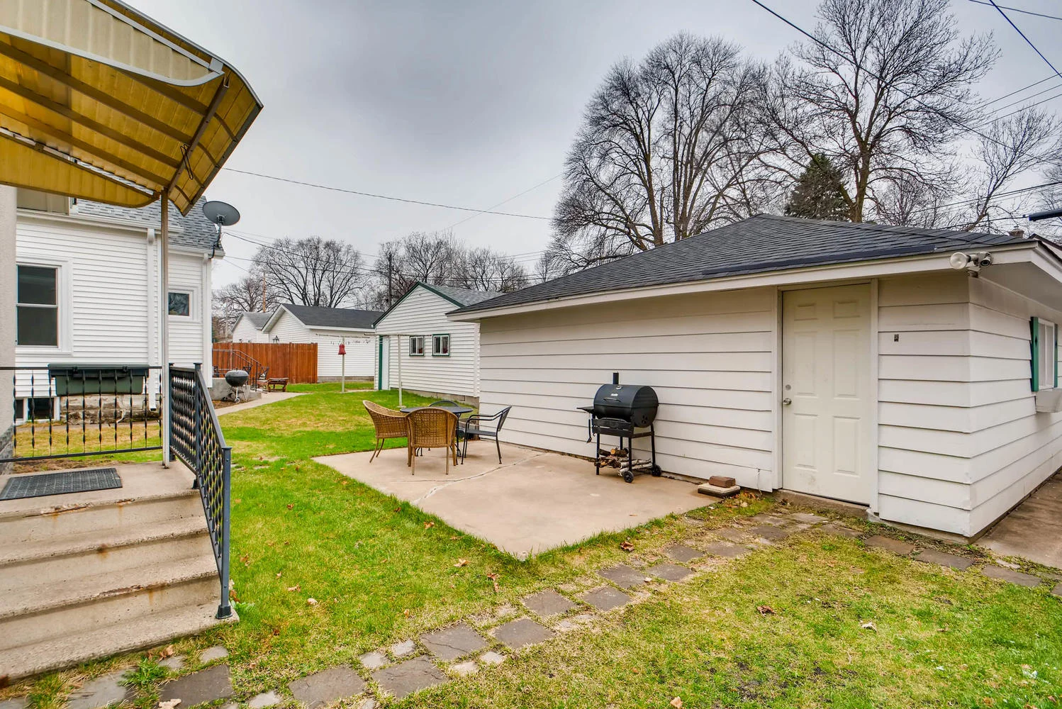 2622 Cleveland St NE-large-026-14-Back Yard-1499x1000-72dpi.jpg