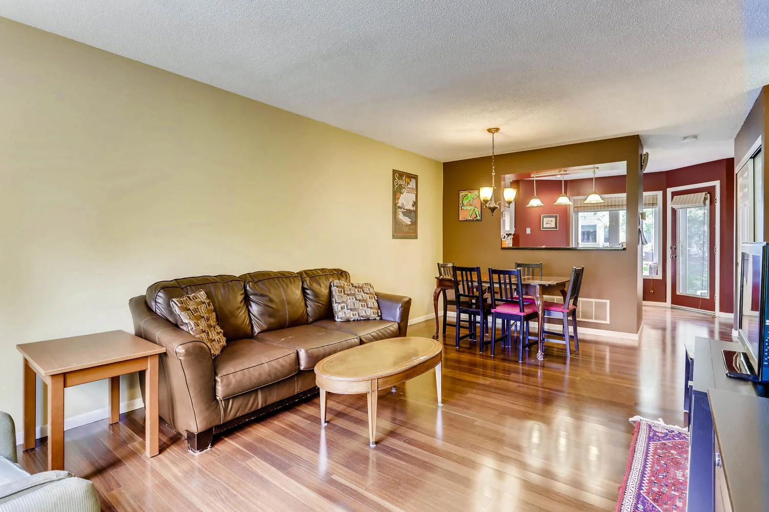 205 University Ave NE-large-008-12-Living Room-1500x1000-72dpi.jpg
