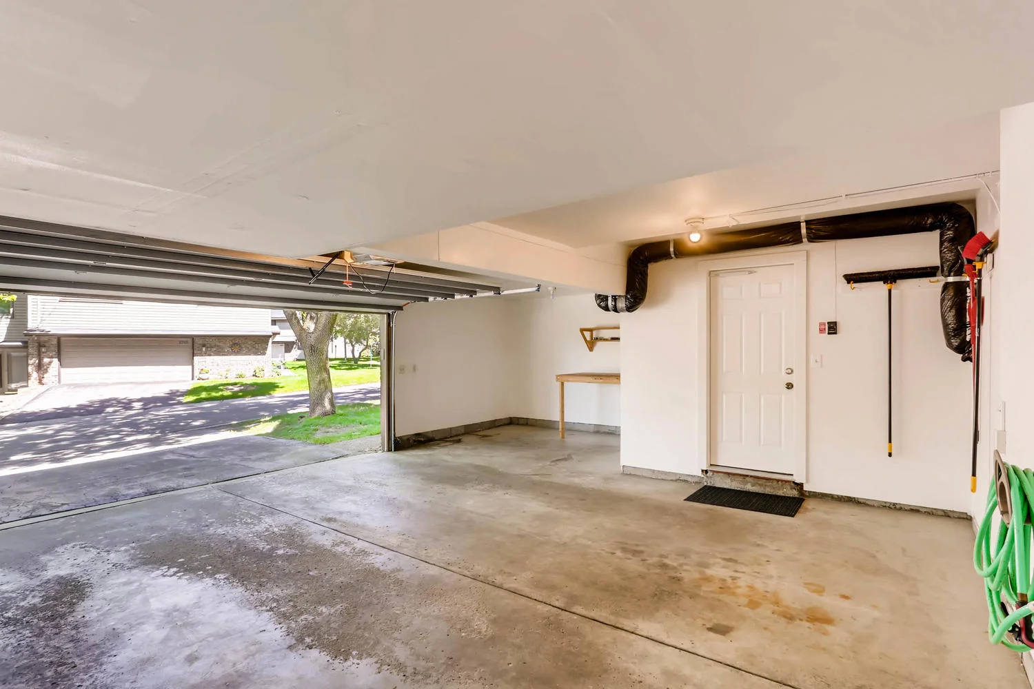 5701 Hyland Courts Minneapolis-large-026-27-Garage-1500x1000-72dpi.jpg