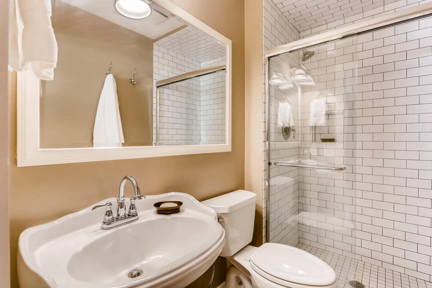 5701 Hyland Courts Minneapolis-large-018-14-2nd Floor Master Bathroom-1500x1000-72dpi.jpg