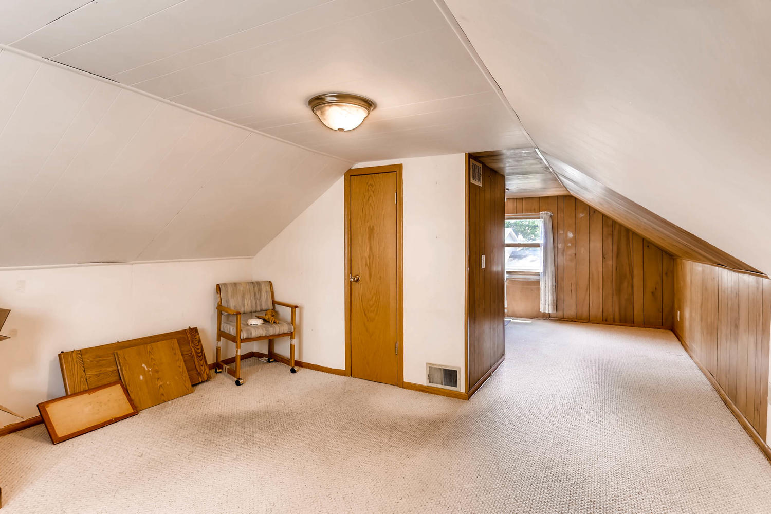 36 18th Ave NE Minneapolis MN-large-019-12-2nd Floor Bedroom-1500x1000-72dpi.jpg