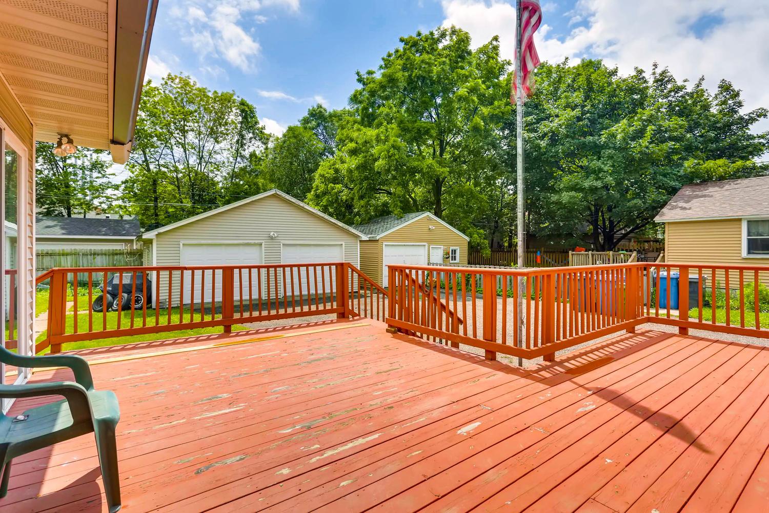 36 18th Ave NE Minneapolis MN-large-022-22-Deck-1500x1000-72dpi.jpg