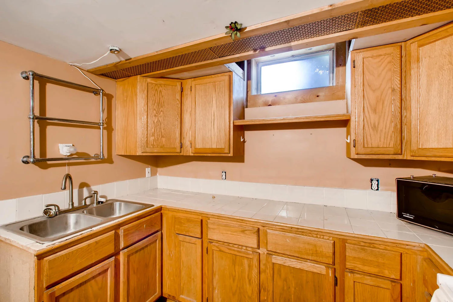1010 2nd St NE Minneapolis MN-large-022-55-Lower Level Kitchen-1500x1000-72dpi.jpg