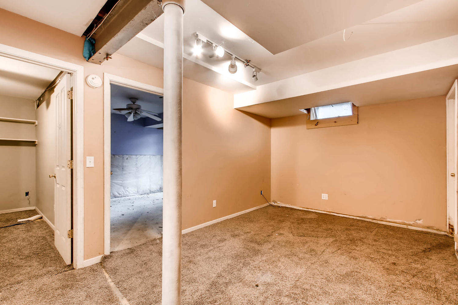 1010 2nd St NE Minneapolis MN-large-021-51-Lower Level Living Room-1500x1000-72dpi.jpg