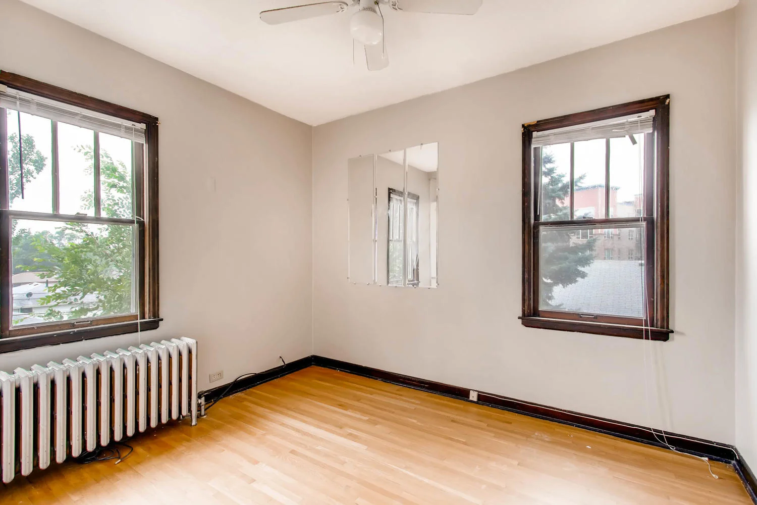 1010 2nd St NE Minneapolis MN-large-018-42-2nd Floor Bedroom-1500x1000-72dpi.jpg