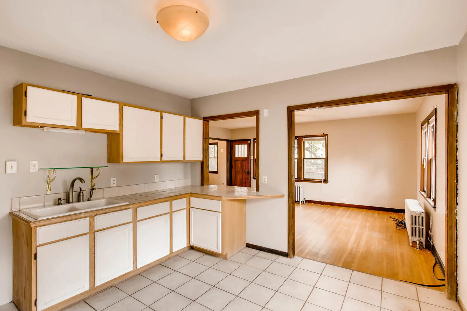 1010 2nd St NE Minneapolis MN-large-015-39-2nd Floor Kitchen-1500x1000-72dpi.jpg