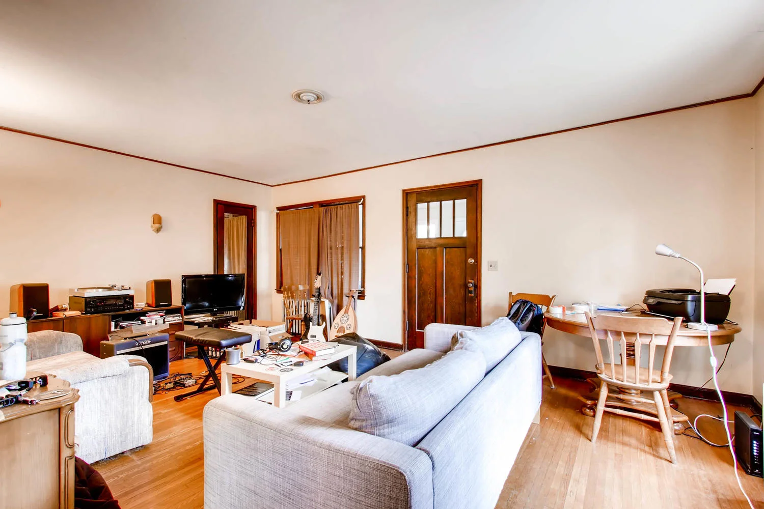 1010 2nd St NE Minneapolis MN-large-004-31-Living Room-1500x1000-72dpi.jpg