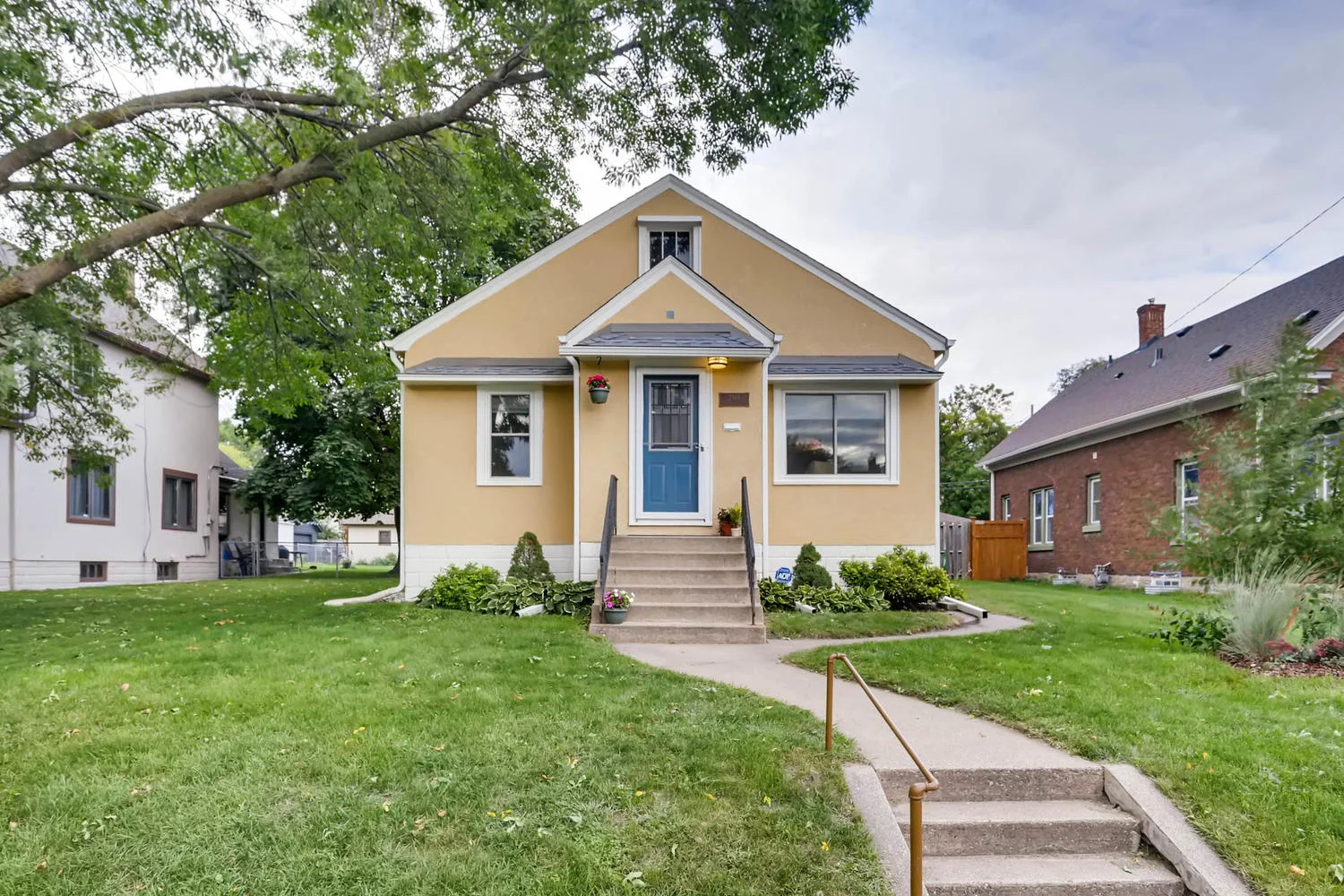2519 3rd St NE Minneapolis MN-large-001-3-Exterior Front-1500x1000-72dpi.jpg