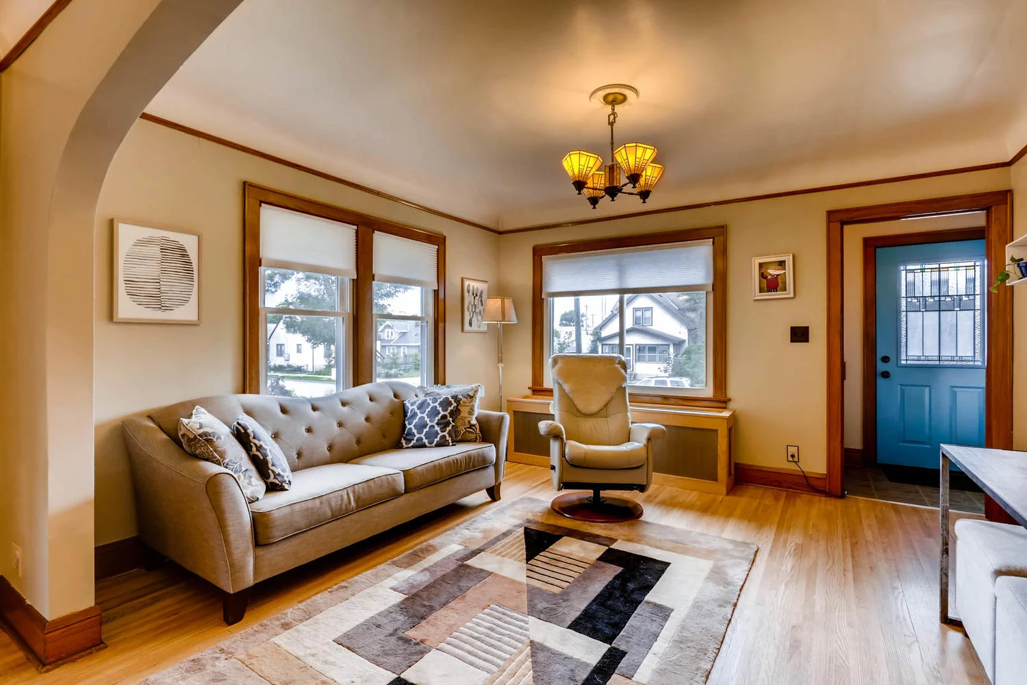 2519 3rd St NE Minneapolis MN-large-005-6-Living Room-1500x1000-72dpi.jpg