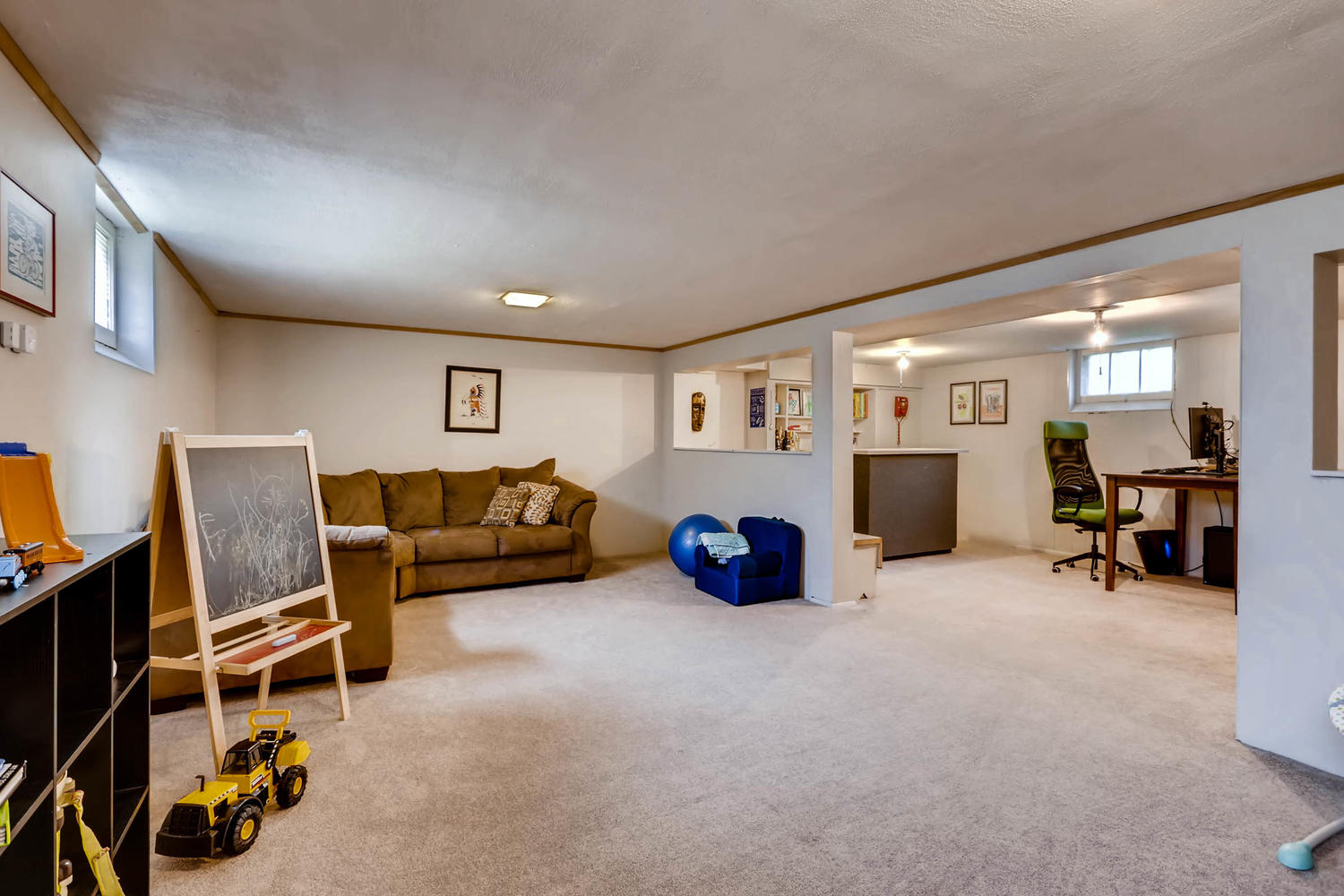 2519 3rd St NE Minneapolis MN-large-021-18-Lower Level Family Room-1500x1000-72dpi.jpg