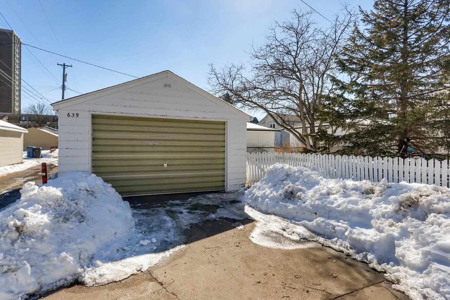 639 Quincy St NE Minneapolis-large-028-20-Garage-1500x1000-72dpi.jpg
