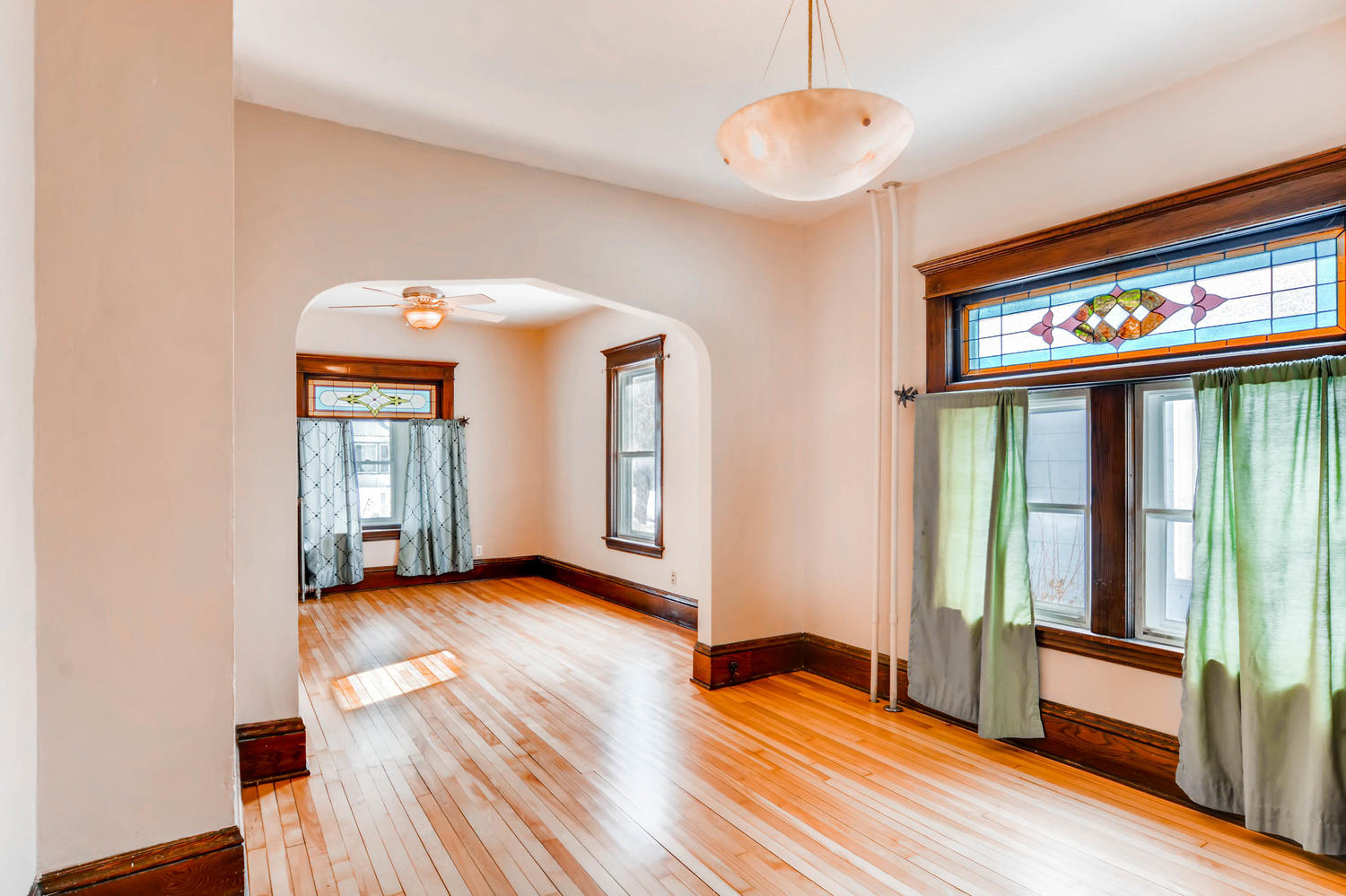 2526 Buchanan St NE-large-009-7-Dining Room-1500x1000-72dpi.jpg