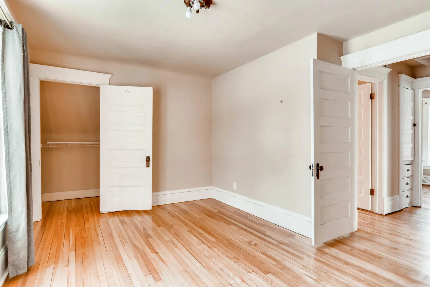 2526 Buchanan St NE-large-018-12-2nd Floor Bedroom-1500x1000-72dpi.jpg