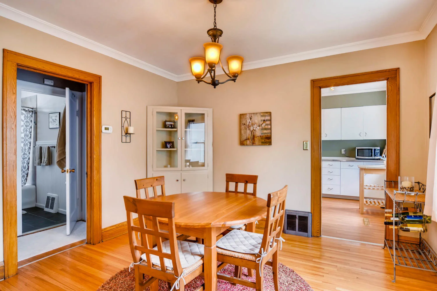 3147 Arthur St NE Minneapolis-large-007-17-Dining Room-1500x1000-72dpi.jpg
