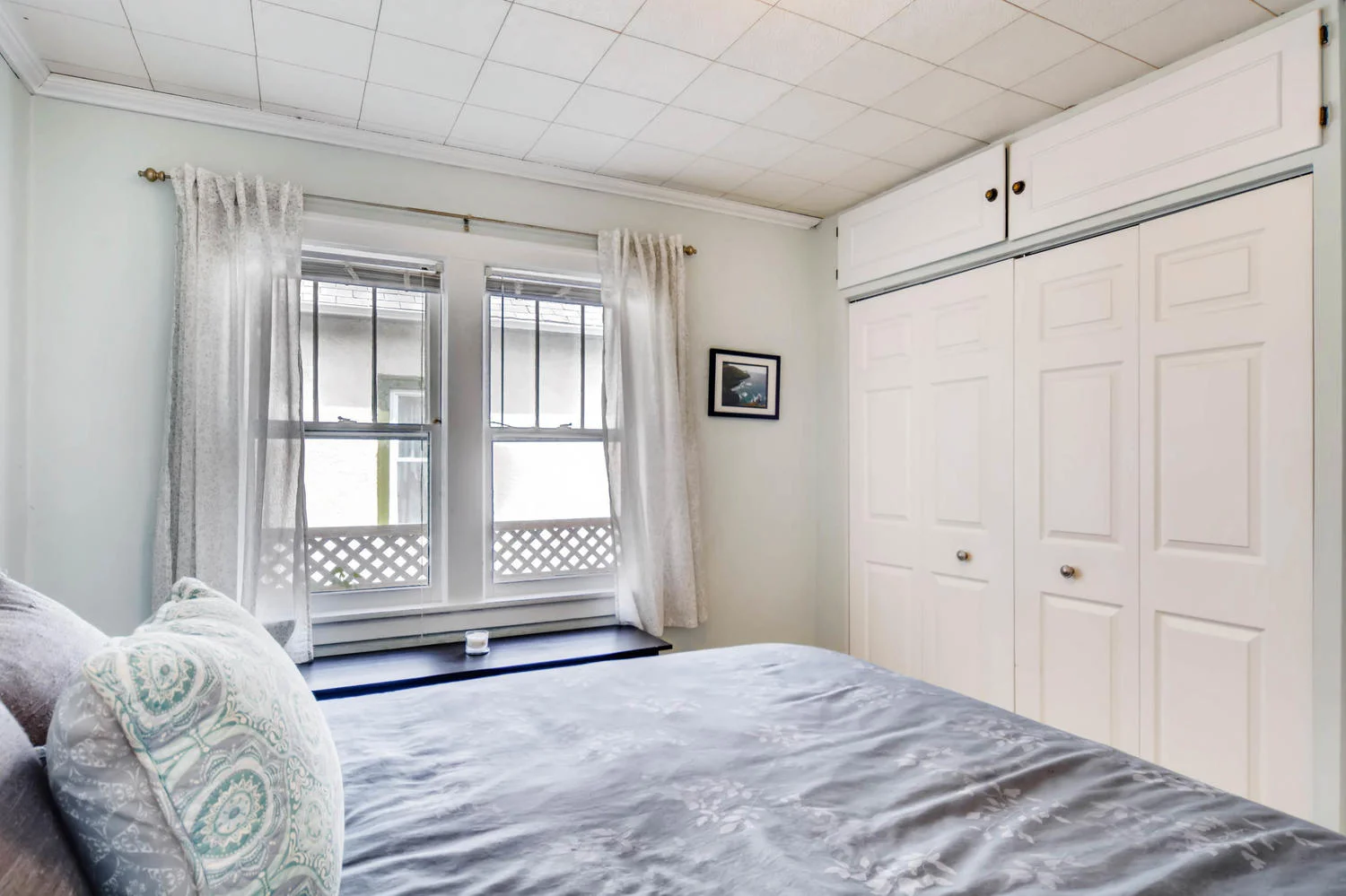 3147 Arthur St NE Minneapolis-large-013-23-Bedroom-1500x999-72dpi.jpg