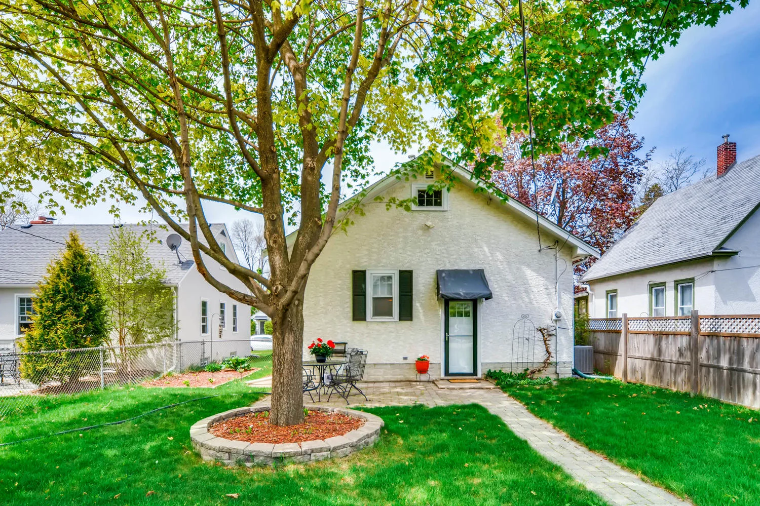 3147 Arthur St NE Minneapolis-large-025-25-Exterior Rear-1500x999-72dpi.jpg
