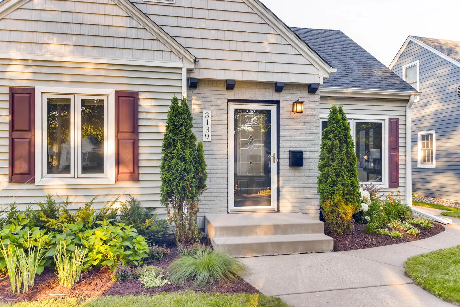 3139 Cleveland St NE-large-002-5-Exterior Front Entry-1498x1000-72dpi.jpg