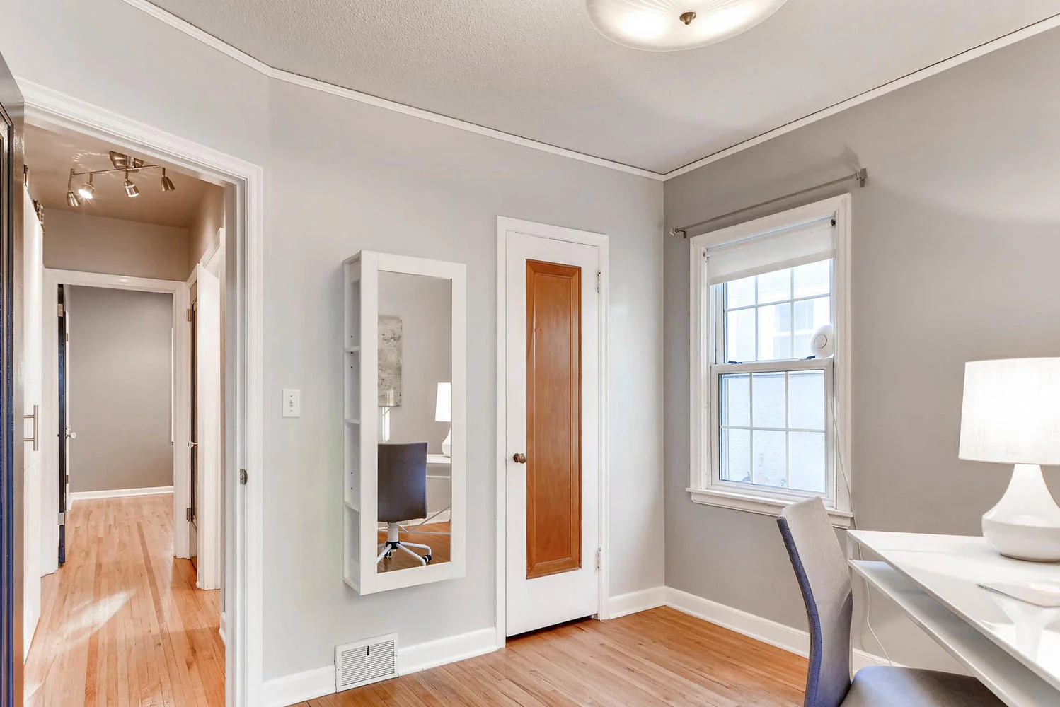 3139 Cleveland St NE-large-007-15-Office-1499x1000-72dpi.jpg