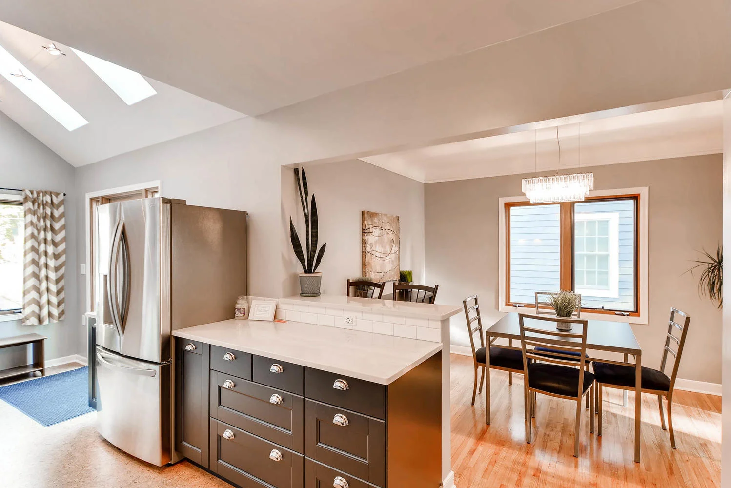3139 Cleveland St NE-large-011-8-Kitchen-1499x1000-72dpi.jpg