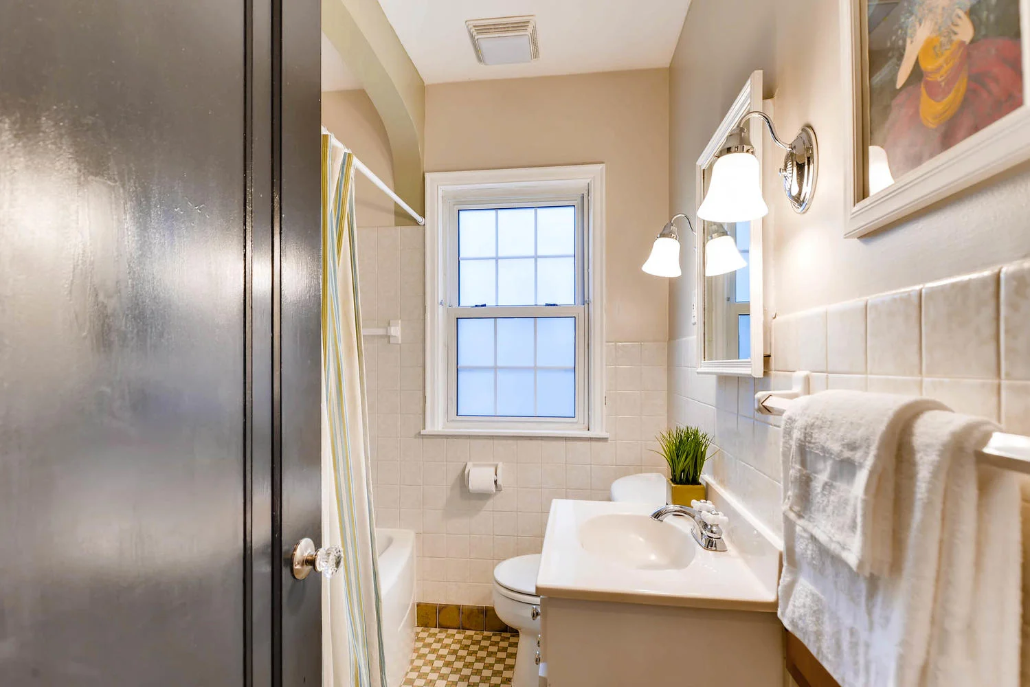 3139 Cleveland St NE-large-021-13-Bathroom-1500x1000-72dpi.jpg