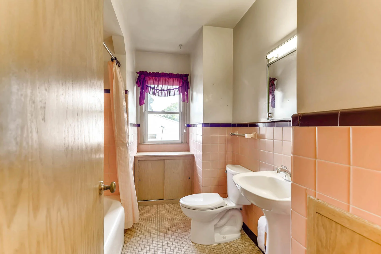2601 27th Ave NE Minneapolis-large-015-7-Master Bathroom-1499x1000-72dpi.jpg