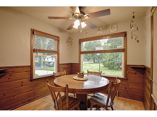 Breakfast Area_1a.jpg