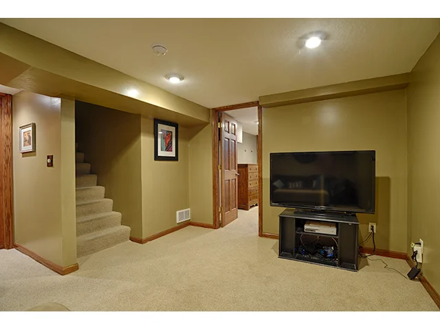 Family Room_LL_2a.jpg