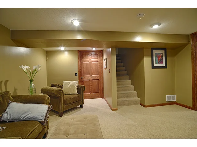 Family Room_LL_3a.jpg
