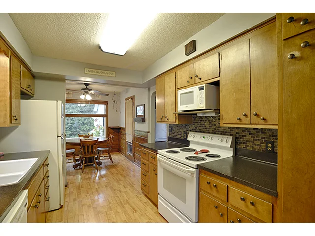 Kitchen_2a.jpg