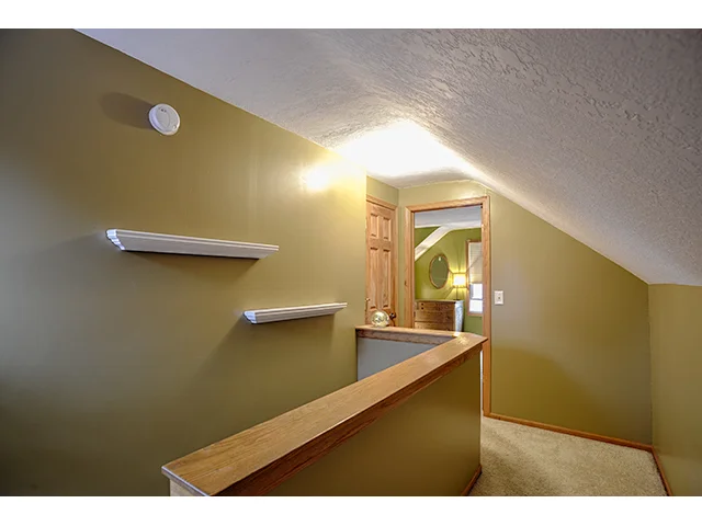 Landing_2nd Floor_2a.jpg