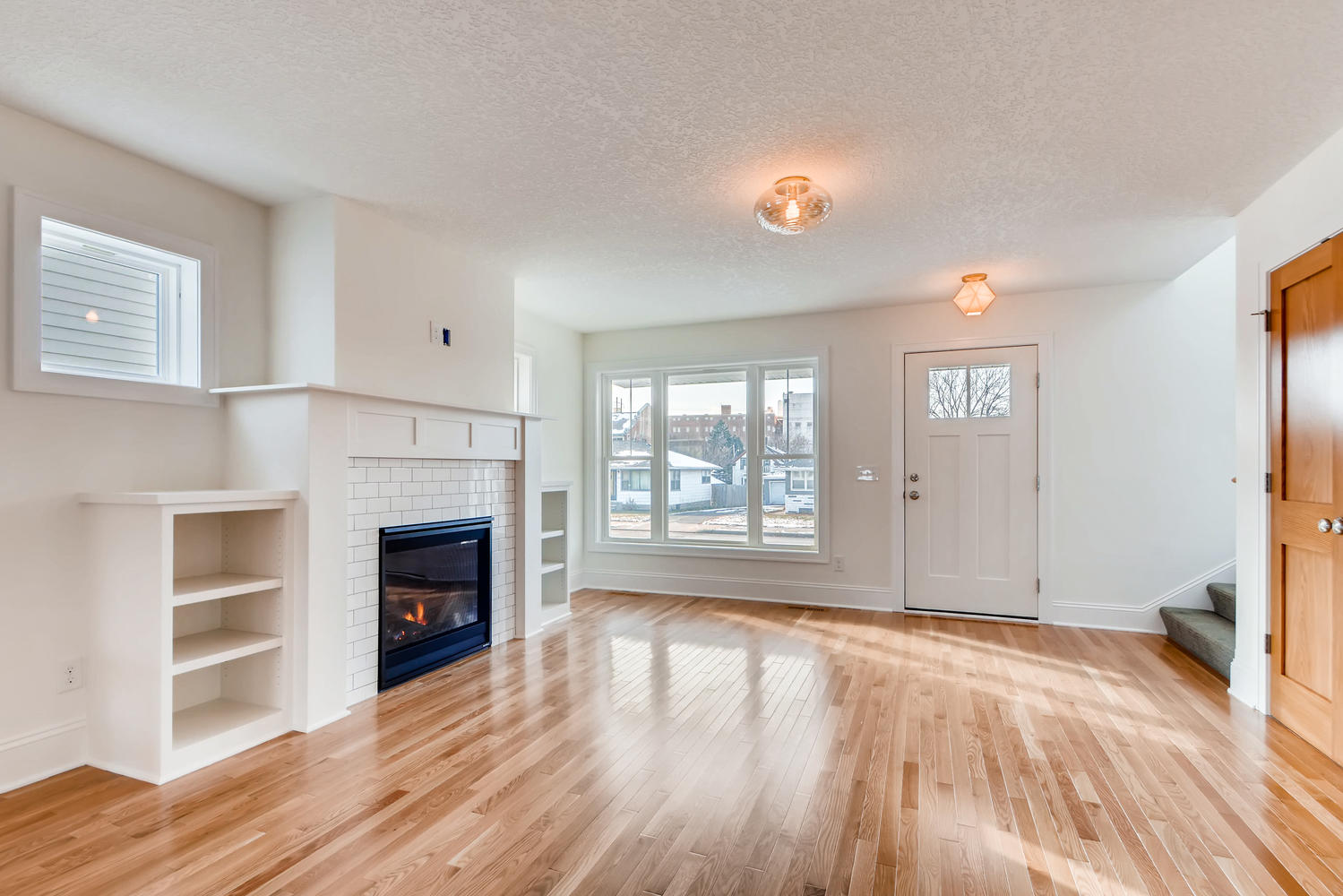 2949 Grand St NE Minneapolis-large-006-8-Living Room-1499x1000-72dpi.jpg
