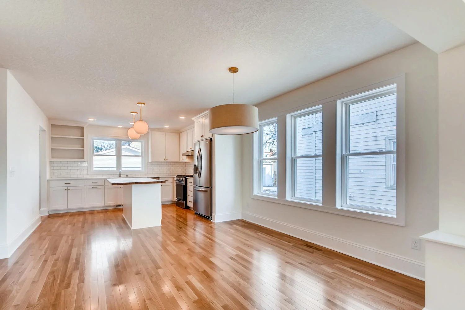 2949 Grand St NE Minneapolis-large-007-3-Dining Room-1499x1000-72dpi.jpg