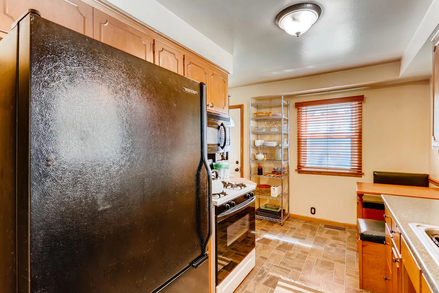 3243 Fillmore St NE-large-009-6-Kitchen-1500x1000-72dpi.jpg