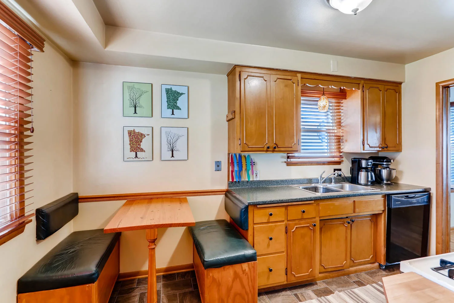 3243 Fillmore St NE-large-010-15-Kitchen-1500x1000-72dpi.jpg