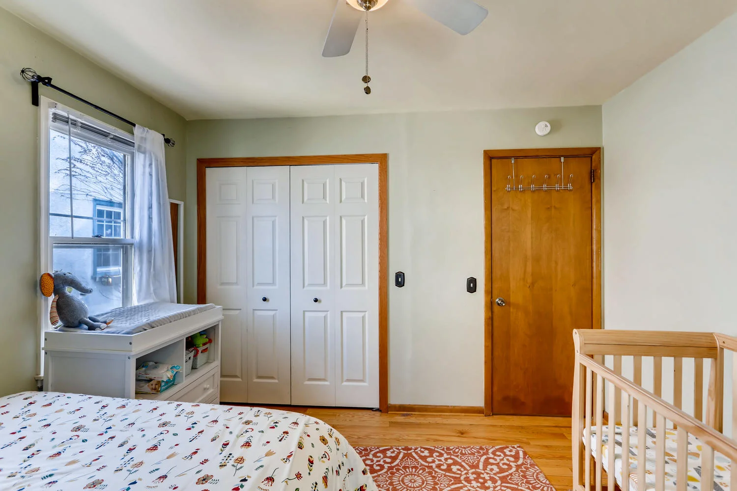 3243 Fillmore St NE-large-018-14-Bedroom-1500x1000-72dpi.jpg