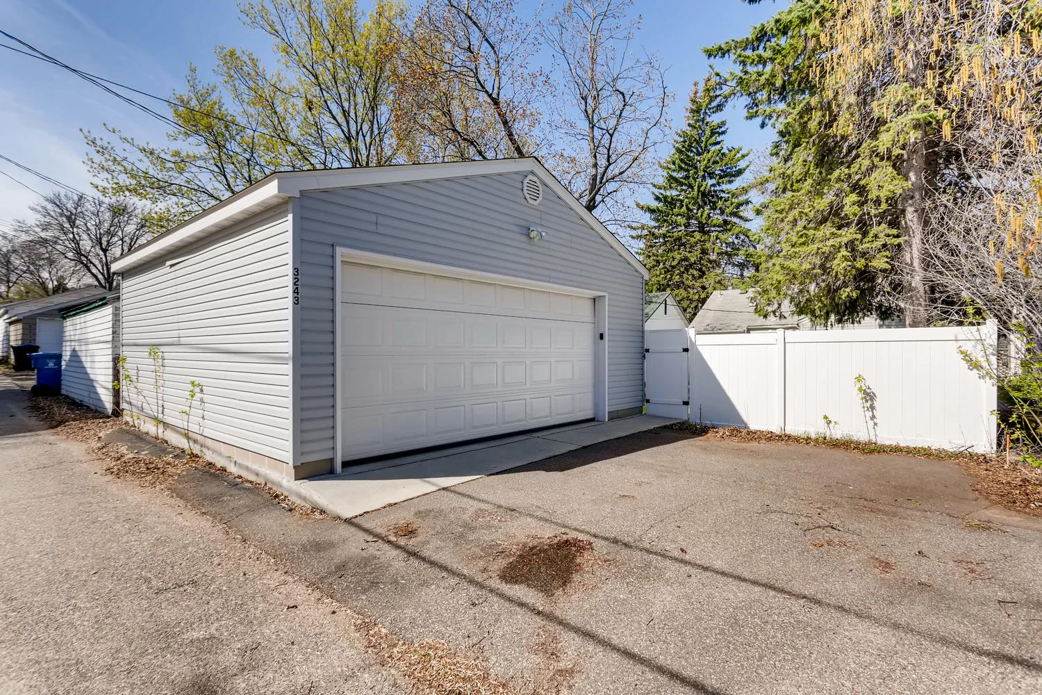 3243 Fillmore St NE-large-026-20-Garage-1500x1000-72dpi.jpg